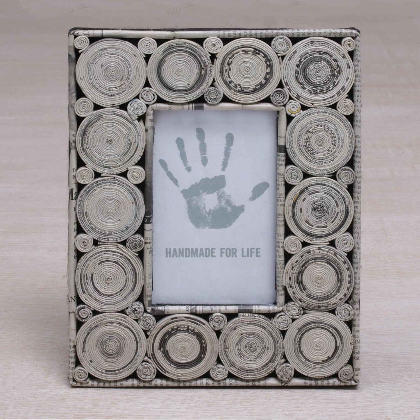 3x5 Recycled Paper Photo Frame in Grey - Hypnotizing Grey