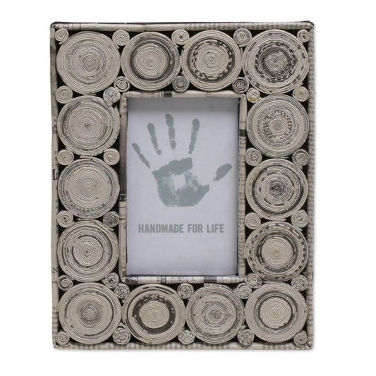 3x5 Recycled Paper Photo Frame in Grey - Hypnotizing Grey